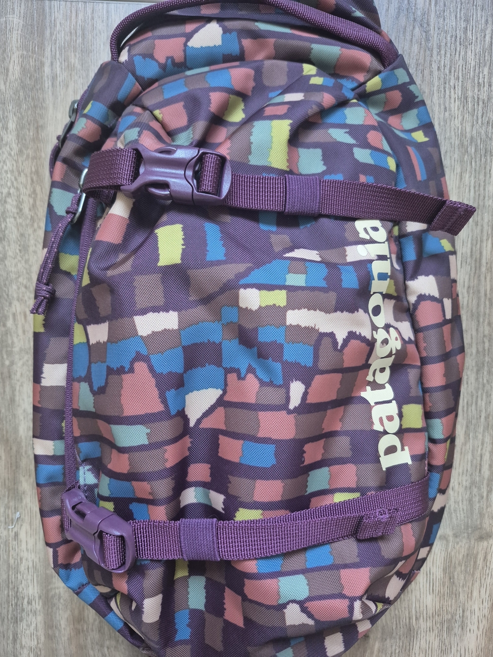 Patagonia Atom 8L Sling Bag Multicolor Fitz Roy Patchwork Night Plum Outdoor - Picture 4 of 9